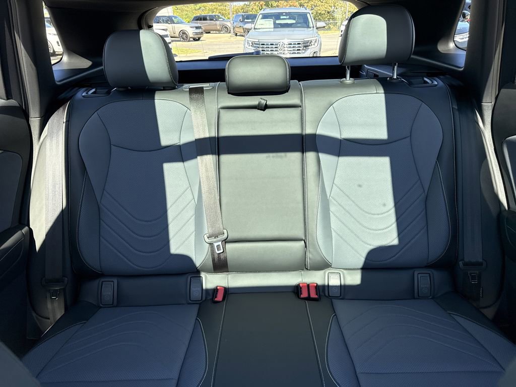 New 2026 Volkswagen Tiguan SE R-Line image 32