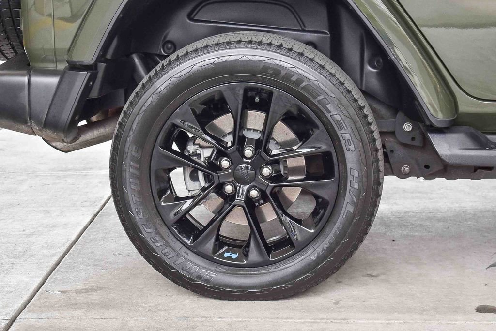 Used 2022 Jeep Wrangler Unlimited Sahara 4xe image 11