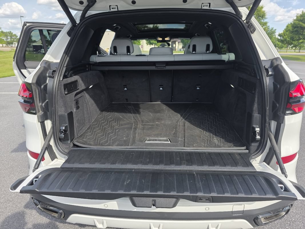 Used 2026 BMW X5 xDrive40i w/ M Sport Package AWD/4WD image 19