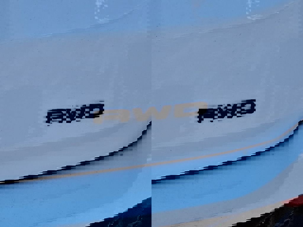 Certified 2023 GMC Terrain SLT w/ Elevation Edition AWD/4WD image 36