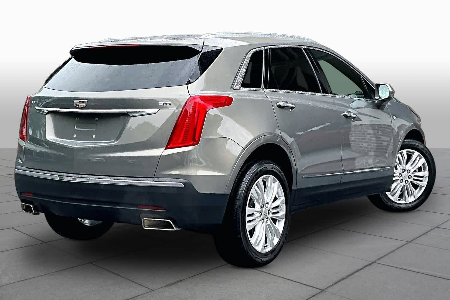 Used 2017 Cadillac XT5 Premium Luxury w/ LPO, Wheel Lock Package FWD image 13