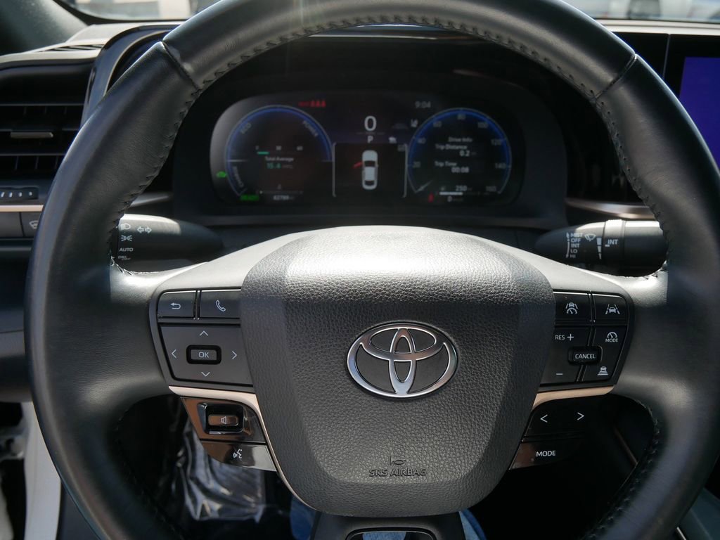 Certified 2023 Toyota Crown XLE image 3