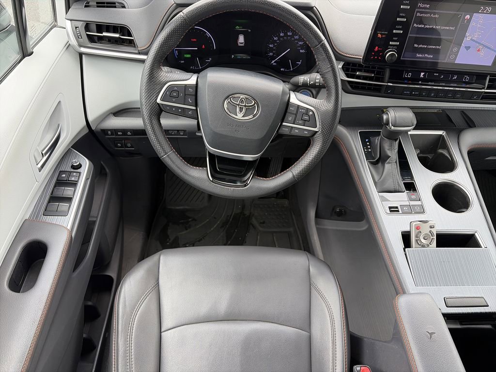 Used 2022 Toyota Sienna XSE w/ XSE Plus Package AWD/4WD image 14