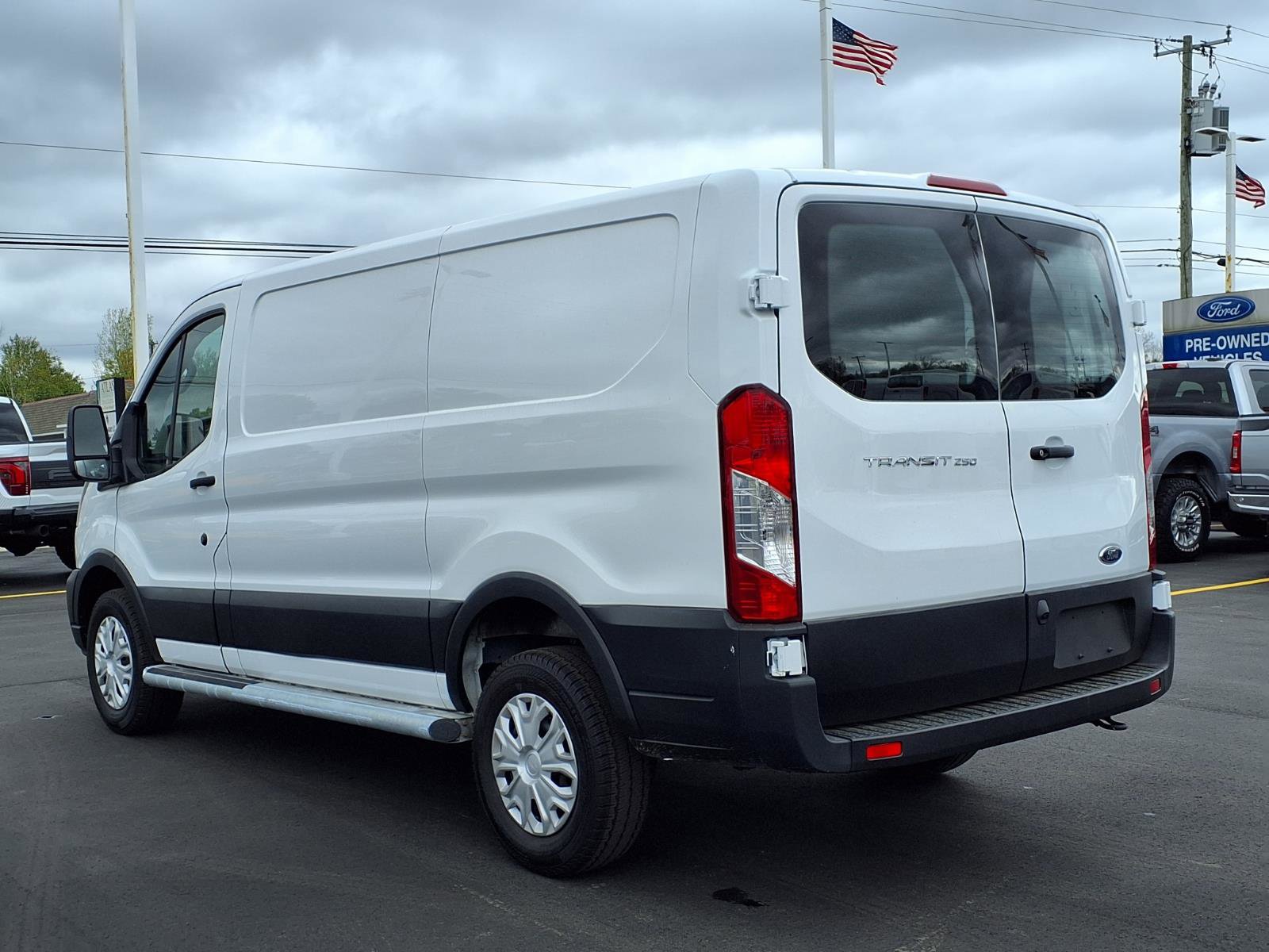 Used 2024 Ford Transit 250 Low Roof w/ Exterior Upgrade Package RWD image 7