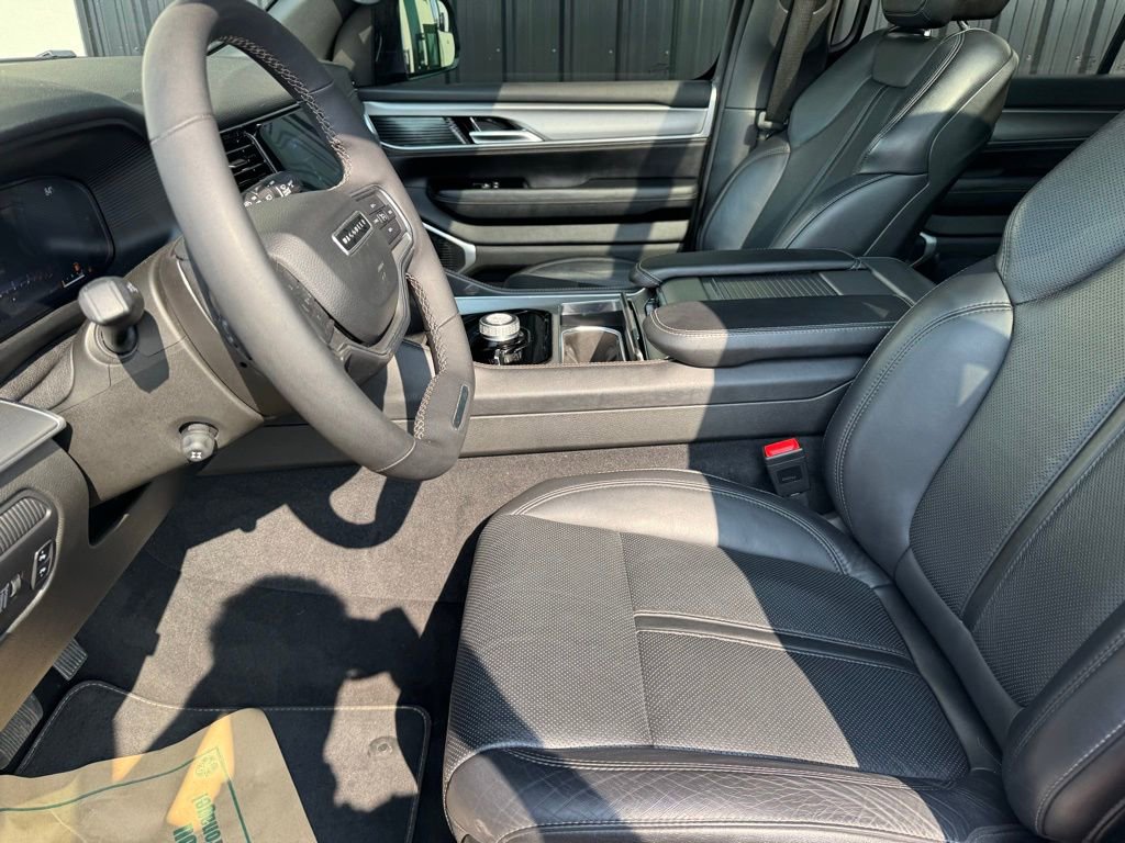 Used 2024 Jeep Wagoneer Series II image 10