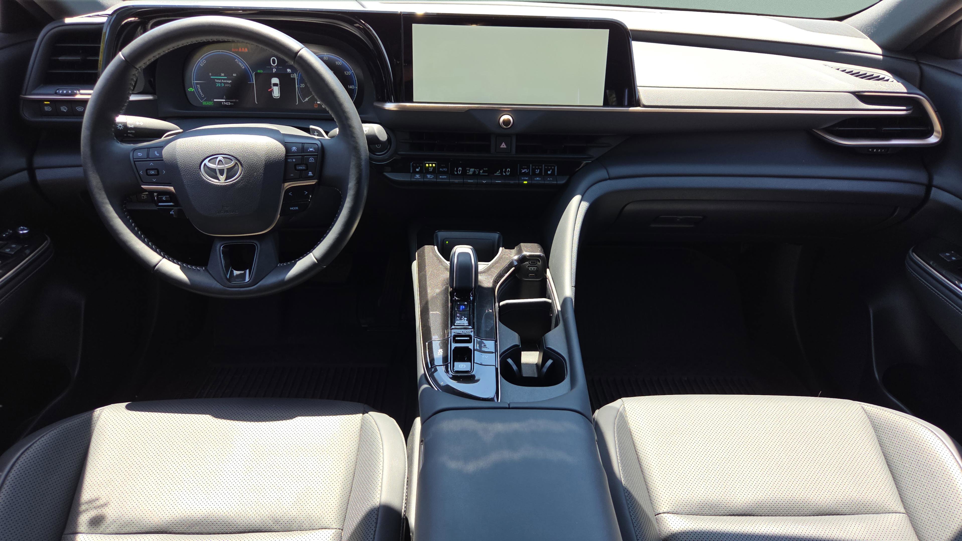 Certified 2025 Toyota Crown Signia AWD/4WD image 24