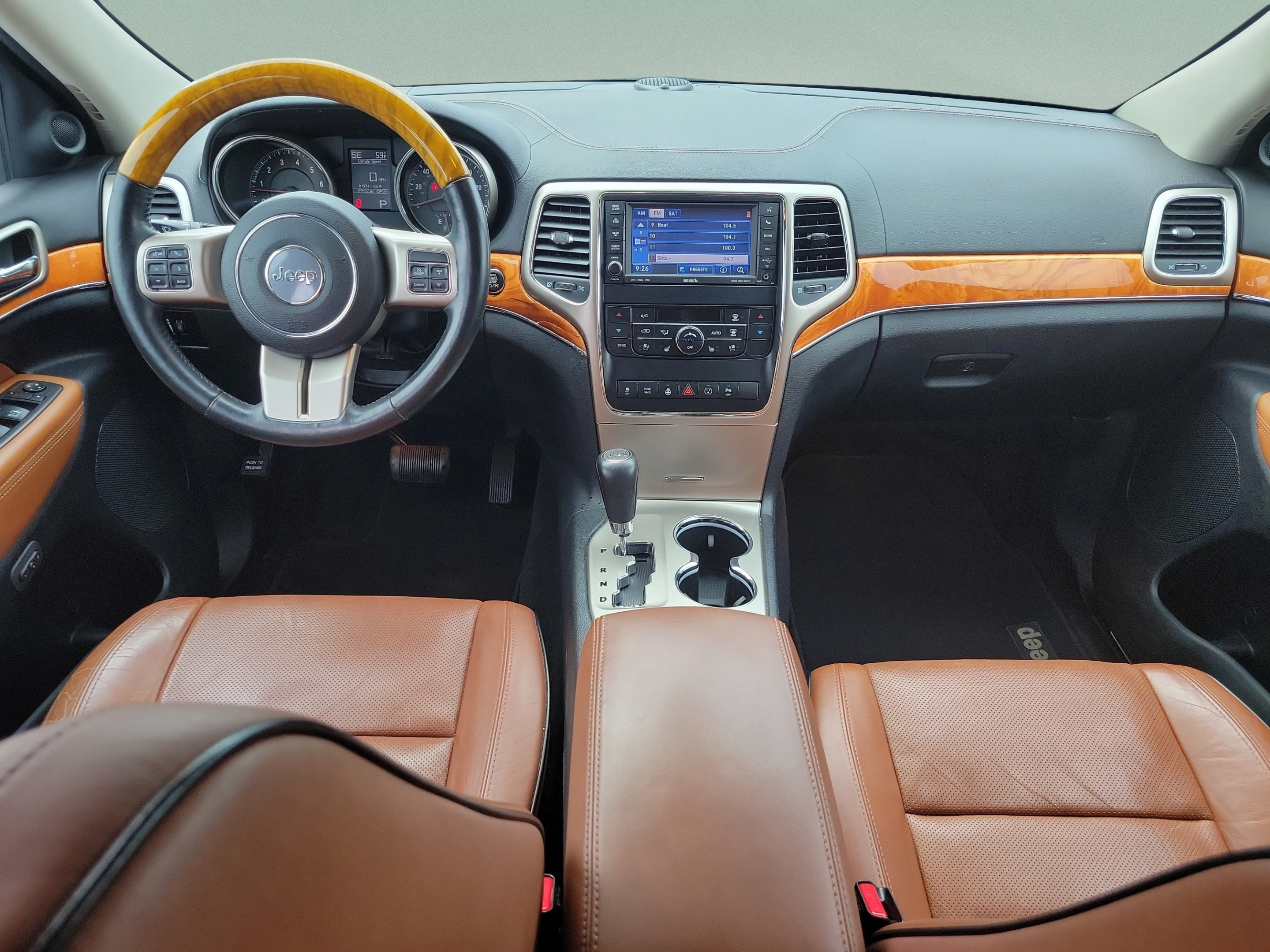 Used 2013 Jeep Grand Cherokee Overland AWD/4WD image 12