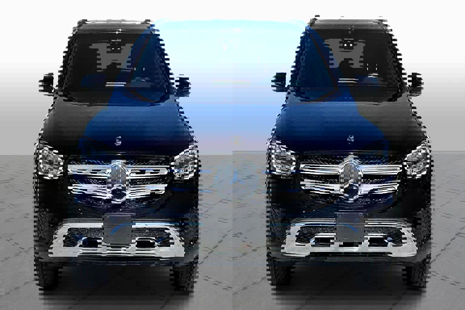 Used 2022 Mercedes-Benz GLC 300 w/ Premium Package Lite image 3