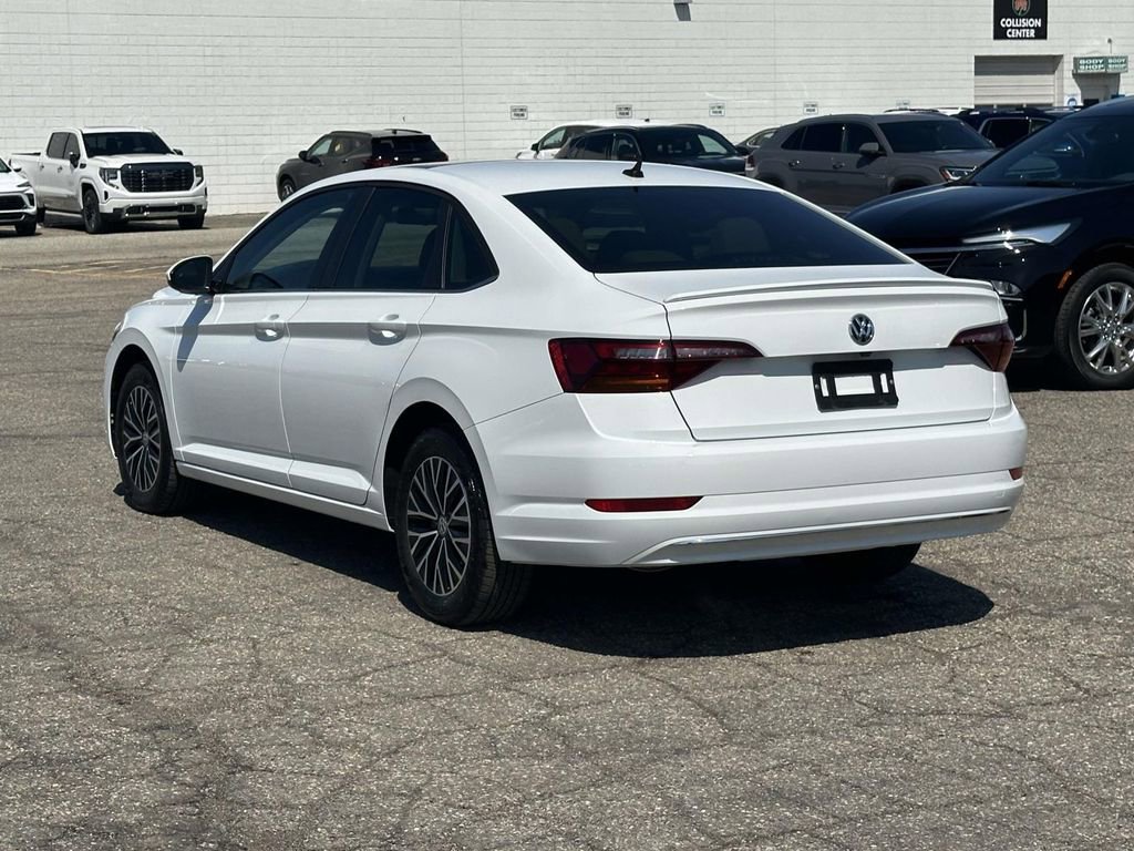 Used 2019 Volkswagen Jetta SE w/ Cold Weather Package image 3