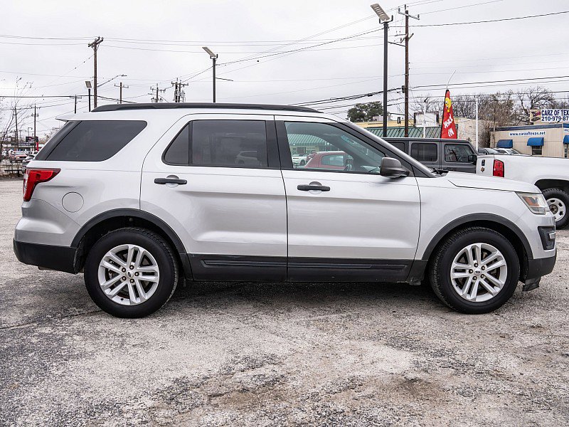 Used 2016 Ford Explorer FWD image 4