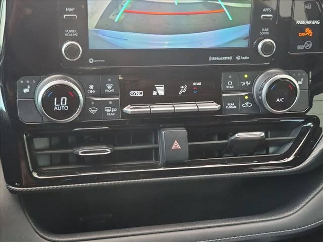 Used 2021 Toyota Highlander XSE FWD image 11