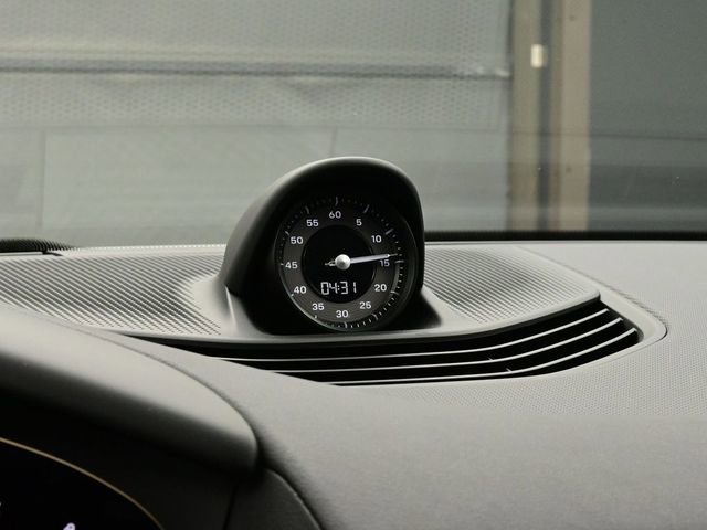 Certified 2025 Porsche Taycan image 12