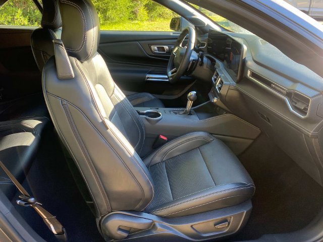 Used 2025 Ford Mustang GT Premium RWD image 32