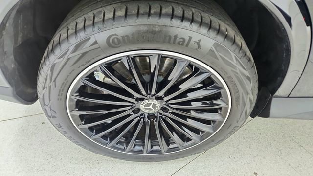 Used 2025 Mercedes-Benz GLC 350e 4MATIC image 60