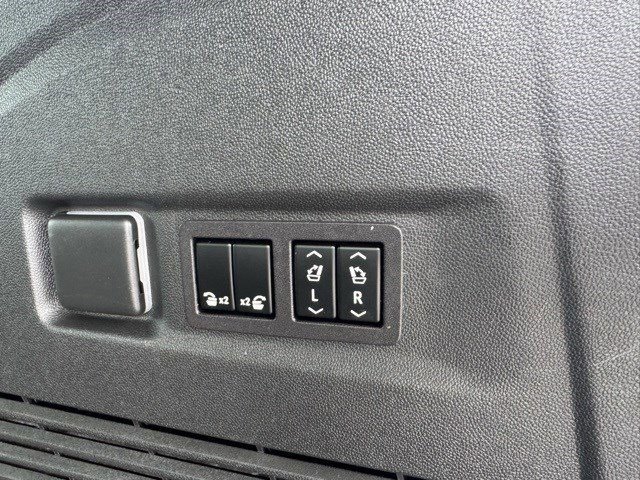 Used 2023 GMC Yukon XL Denali w/ LPO, Floor Liner Package image 39