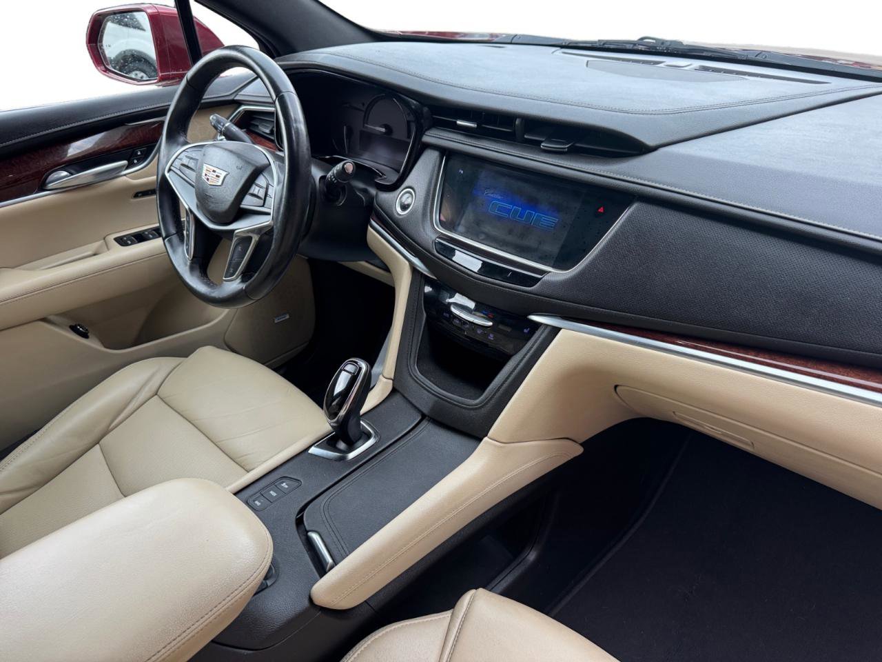 Used 2018 Cadillac XT5 Luxury w/ Driver Awareness Package AWD/4WD image 4