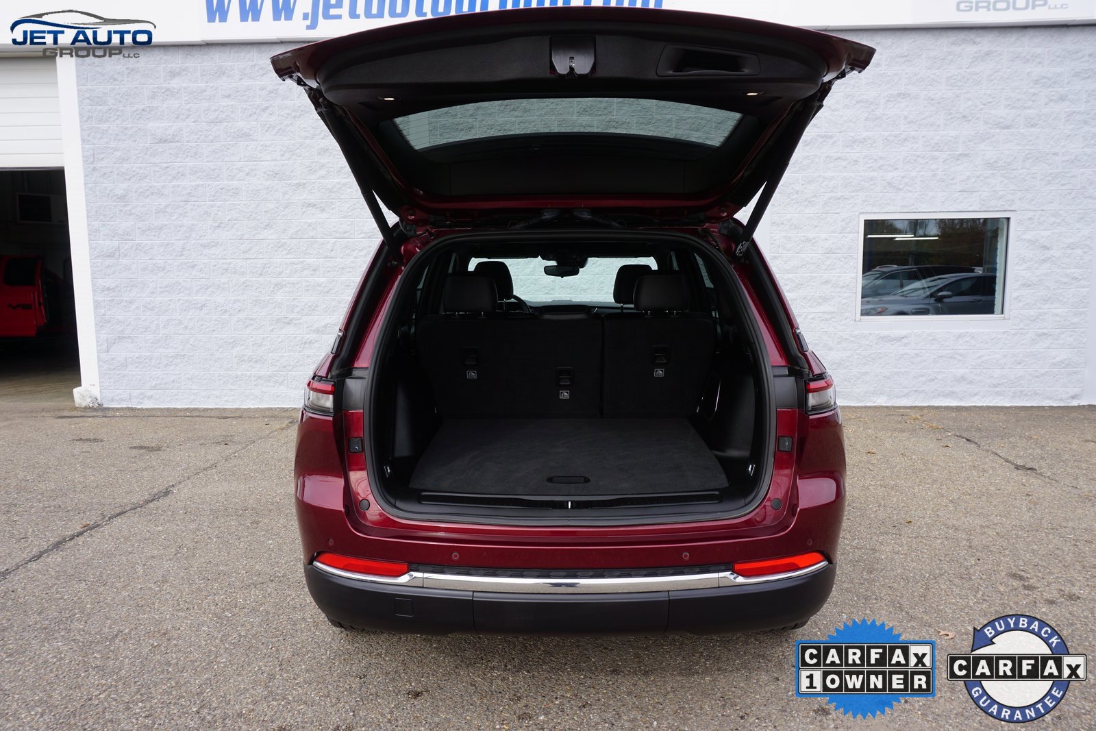 Used 2024 Jeep Grand Cherokee Limited 4xe image 16