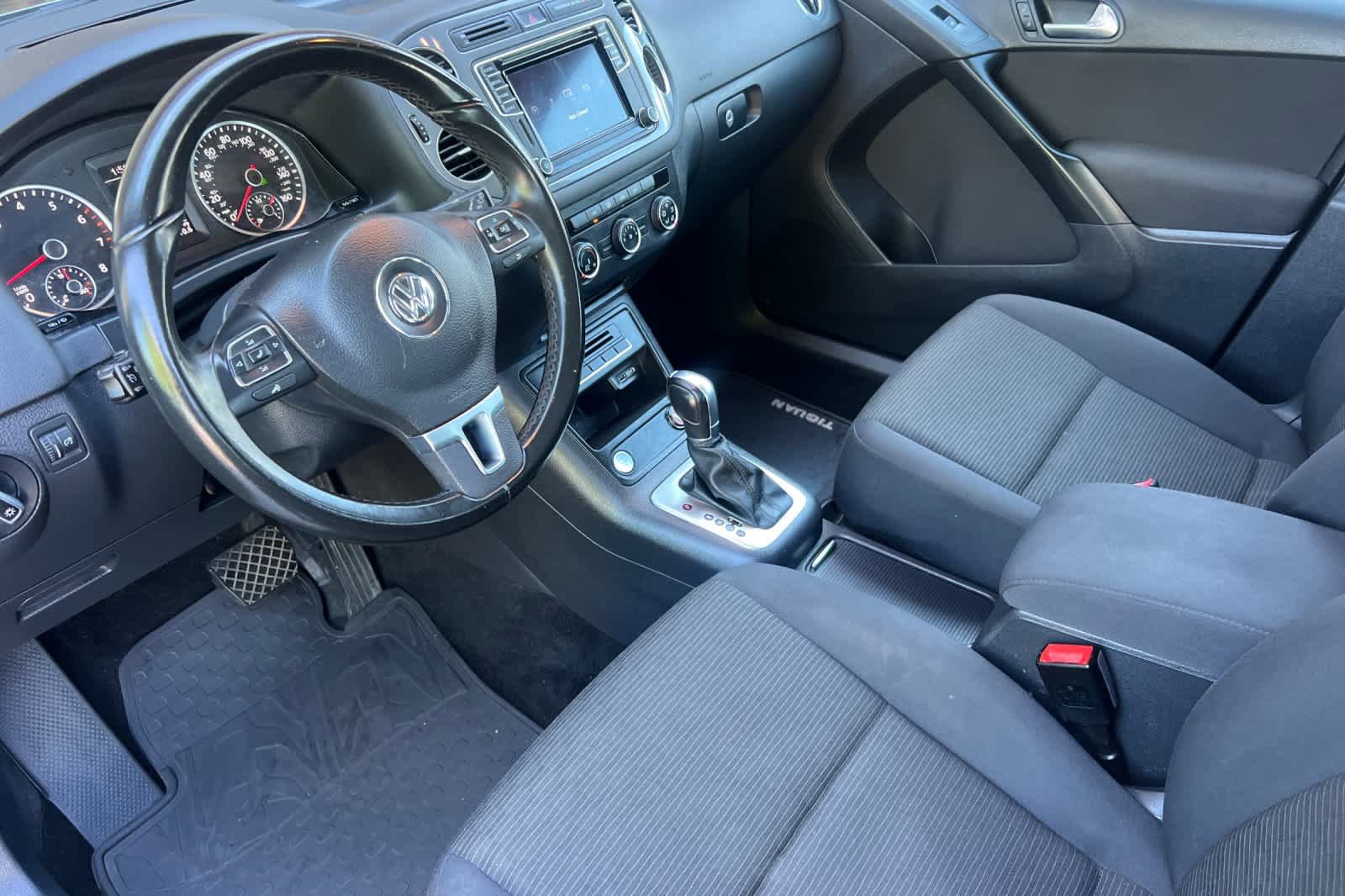 Used 2017 Volkswagen Tiguan Limited w/ Premium Package FWD image 11