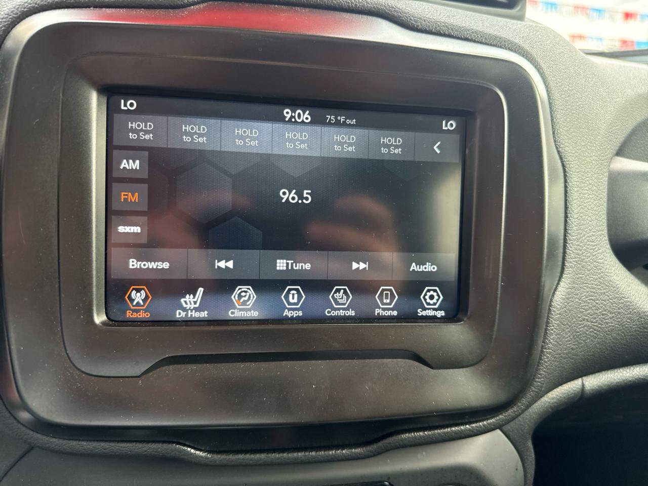 Used 2021 Jeep Renegade Latitude w/ Sun & Sound Group AWD/4WD image 17