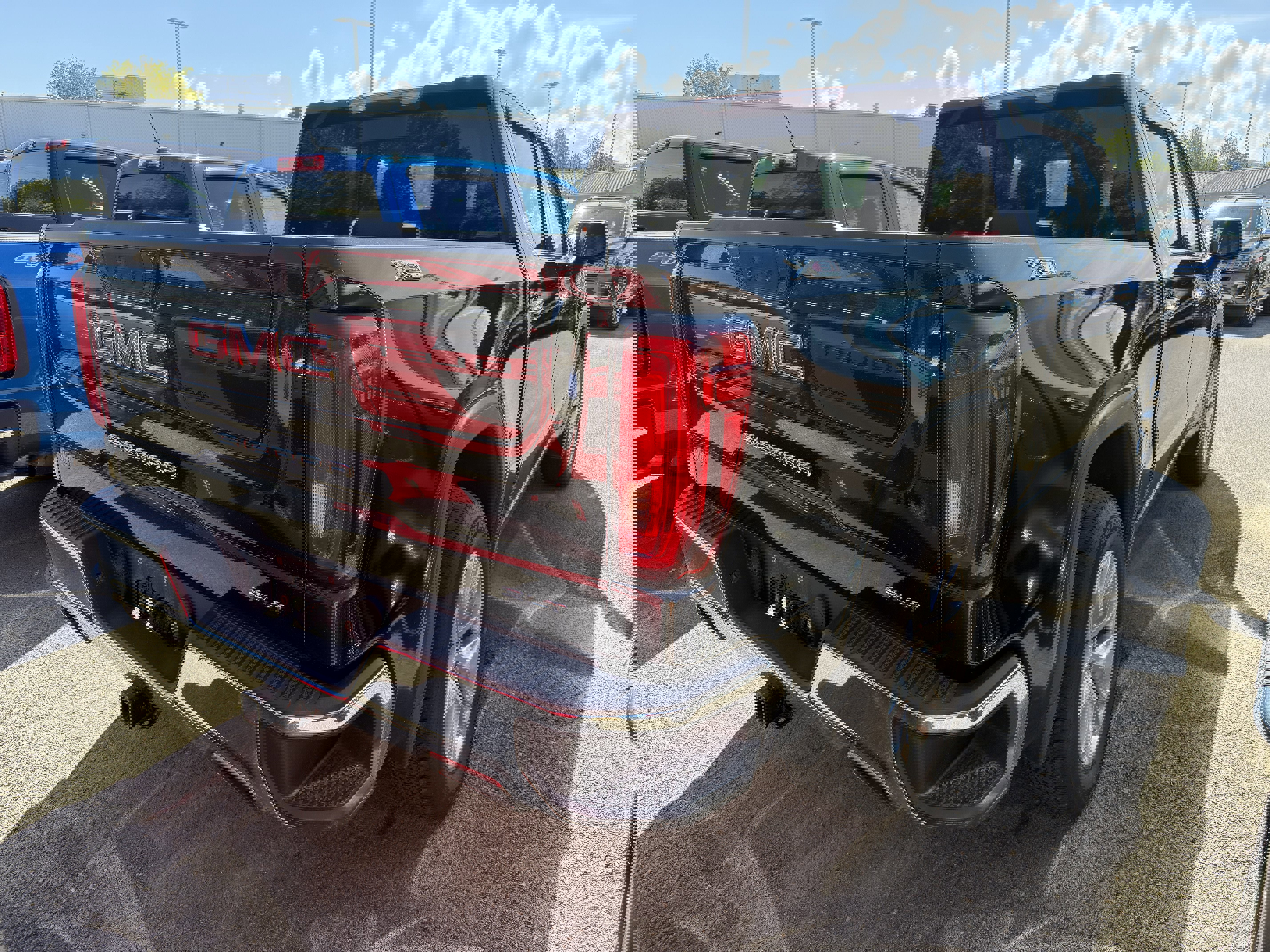 Used 2019 GMC Sierra 1500 SLT w/ SLT Premium Package image 3