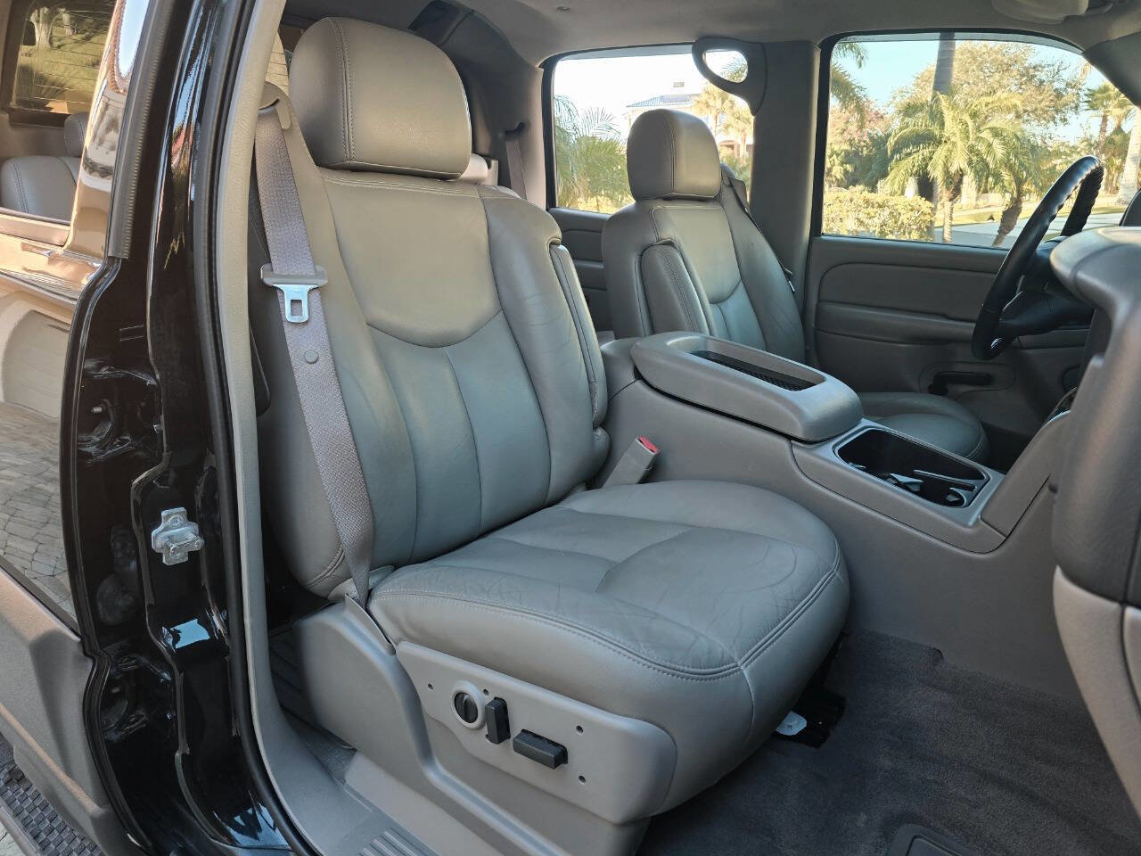 Used 2006 Chevrolet Avalanche Z66 w/ Sun And Sound Package image 86