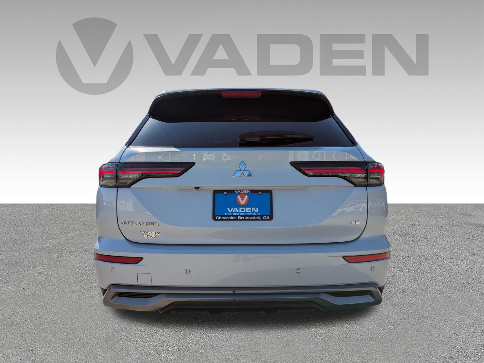 Used 2025 Mitsubishi Outlander SE image 28