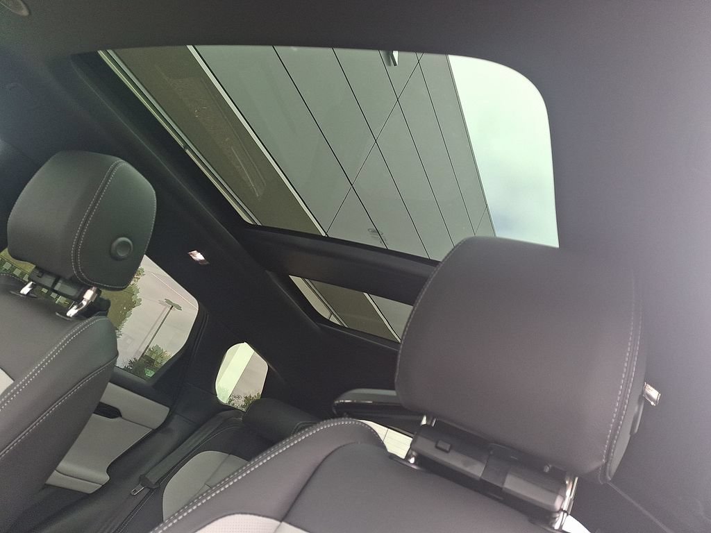 New 2026 Land Rover Range Rover Evoque Hoxton AWD/4WD image 10