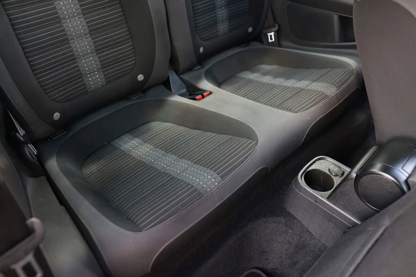 Used 2014 Volkswagen Beetle R-Line image 19