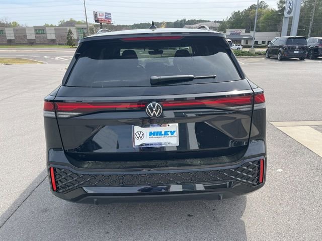 New 2026 Volkswagen Tiguan SE R-Line FWD image 4