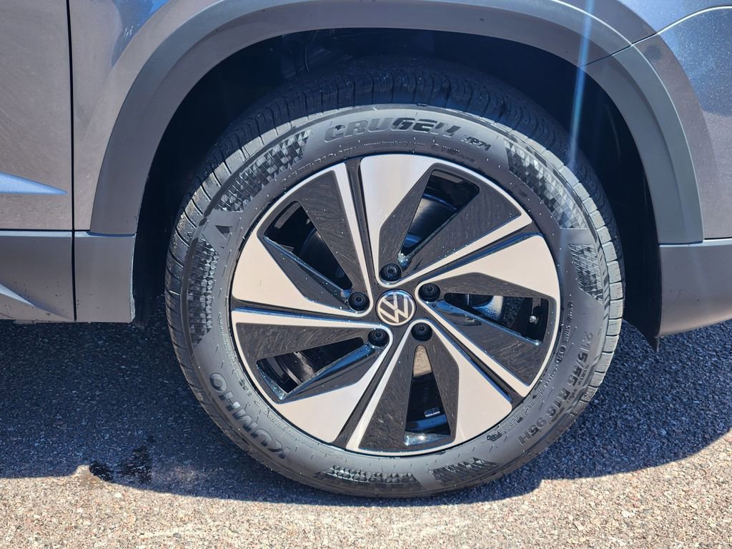 New 2026 Volkswagen Taos SE AWD/4WD image 30