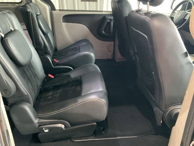 Used 2016 Dodge Grand Caravan SXT image 22