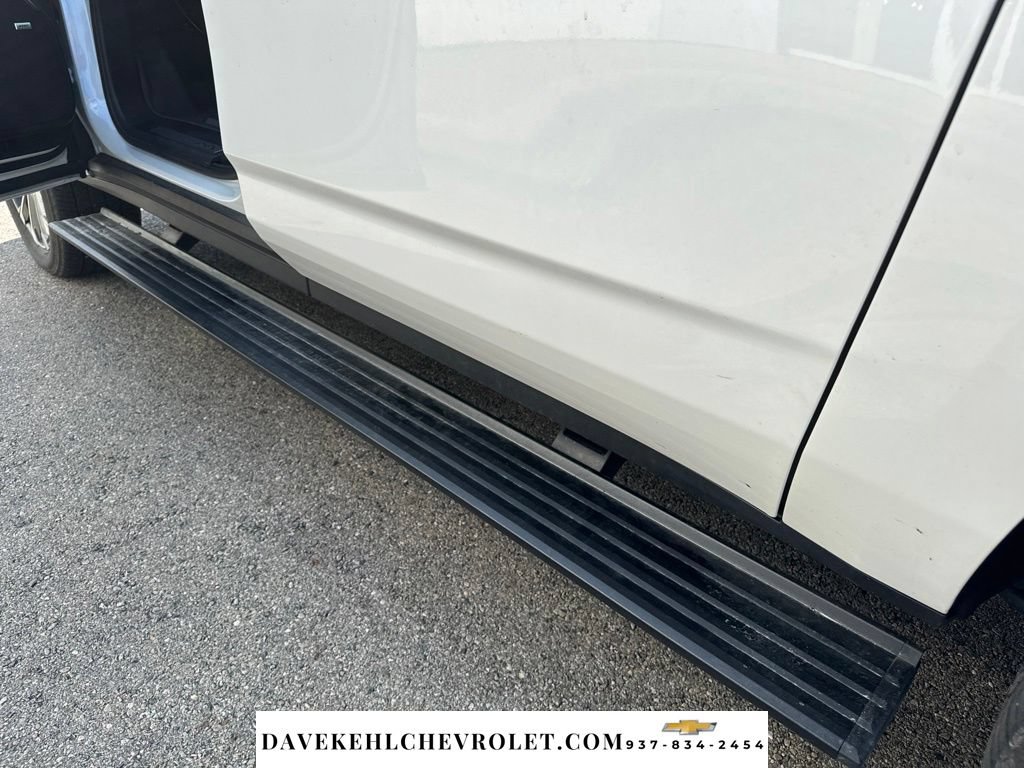 Used 2025 Chevrolet Suburban High Country AWD/4WD image 39