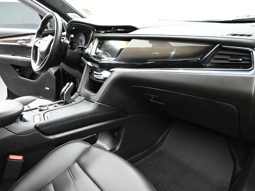 Certified 2025 Cadillac XT6 Premium Luxury w/ Platinum Package image 23
