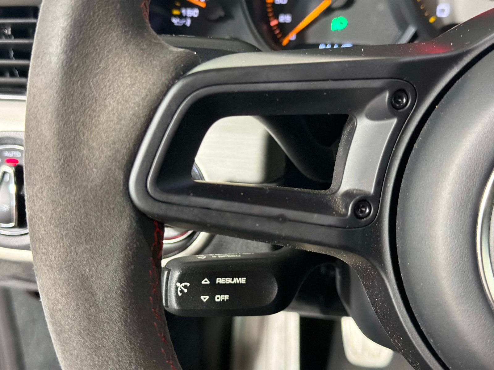 Used 2018 Porsche 911 GT3 RWD image 39