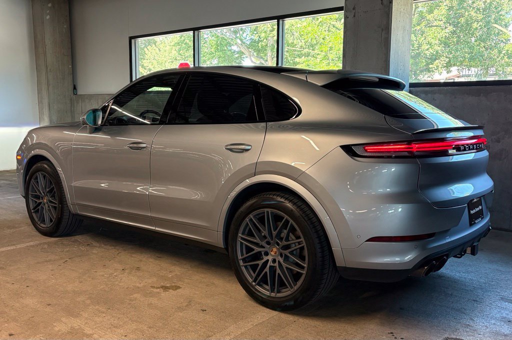 Used 2026 Porsche Cayenne Coupe AWD/4WD image 3