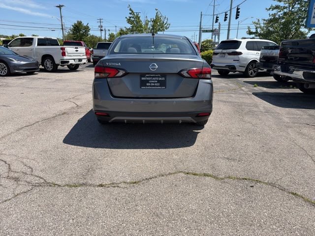 Used 2021 Nissan Versa S FWD image 4