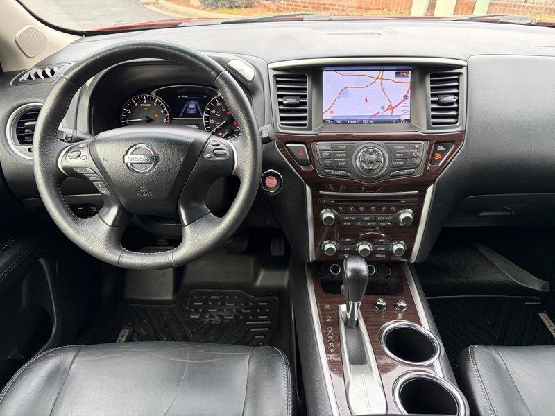 Used 2014 Nissan Pathfinder Platinum w/ Platinum Premium Package FWD image 17