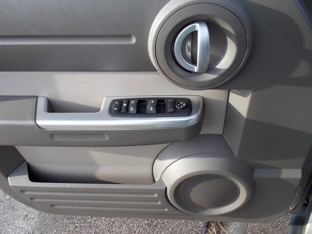 Used 2007 Dodge Nitro SLT image 16