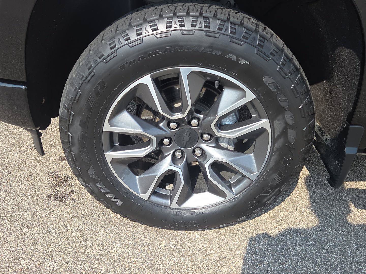 Used 2023 Chevrolet Silverado 1500 RST w/ Z71 Off-Road Package AWD/4WD image 11