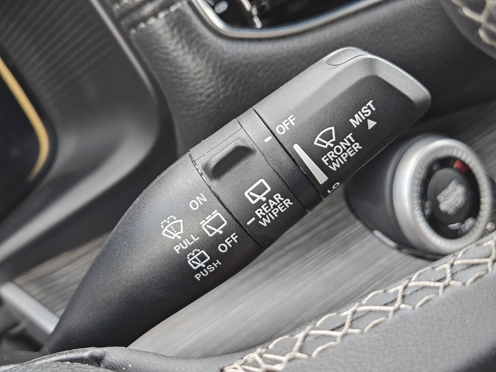 Used 2023 Jeep Wagoneer L Series III w/ Preferred Equipment Group image 30