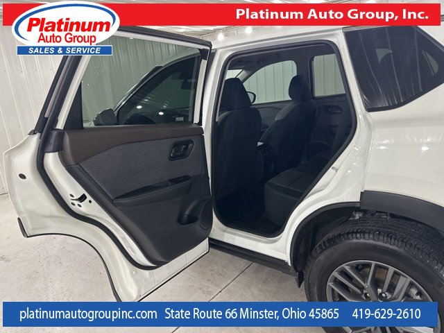 Used 2021 Nissan Rogue S image 25