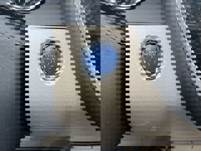 Used 2018 Toyota Camry XLE image 17