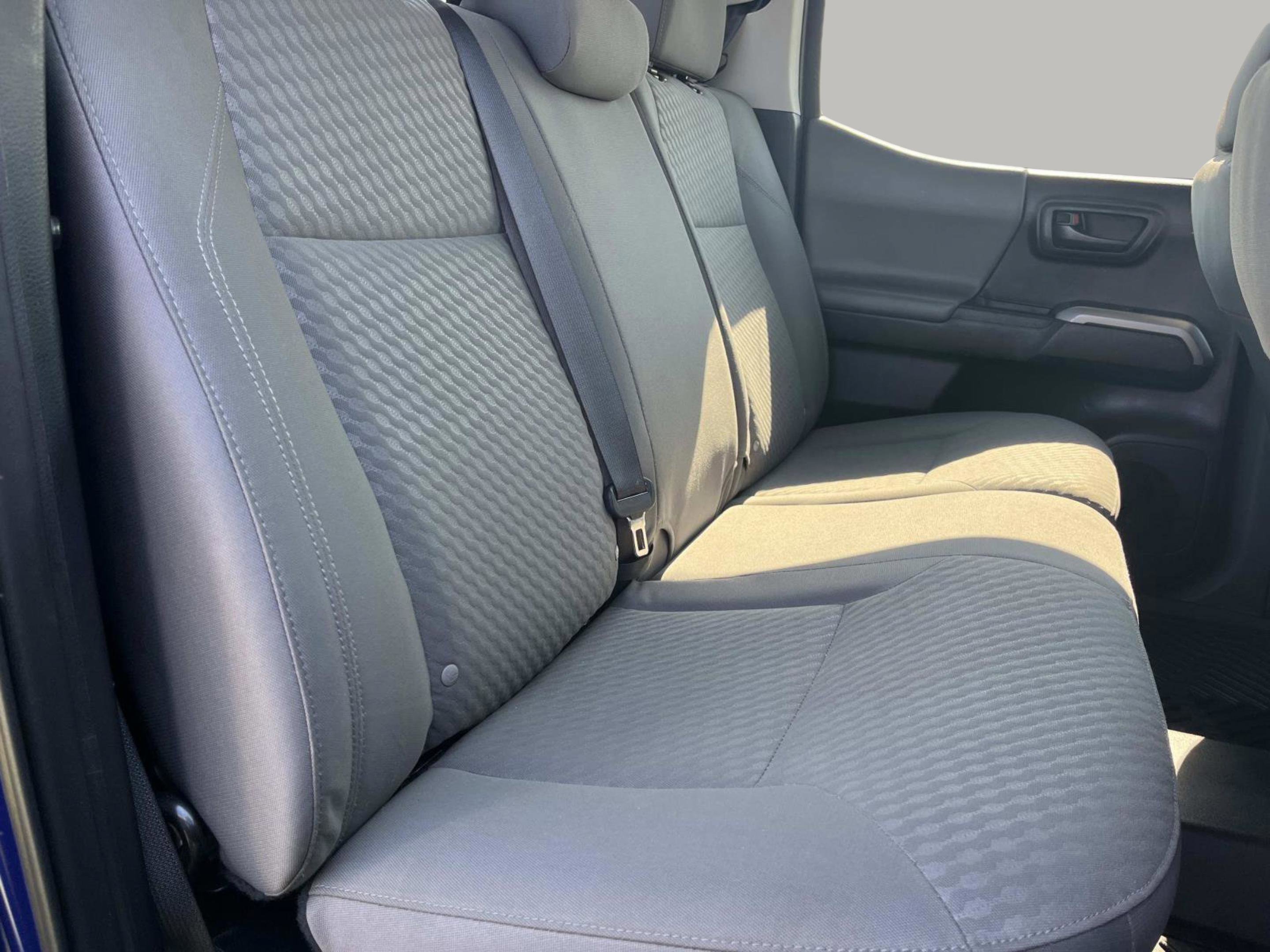 Used 2022 Toyota Tacoma SR5 AWD/4WD image 19