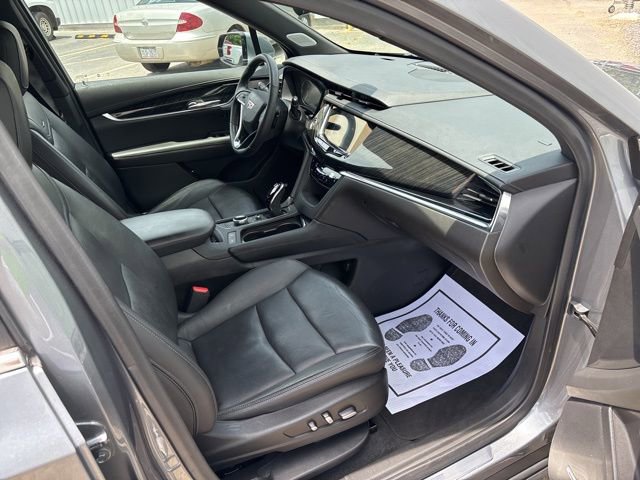 Used 2022 Cadillac XT6 Premium Luxury image 14