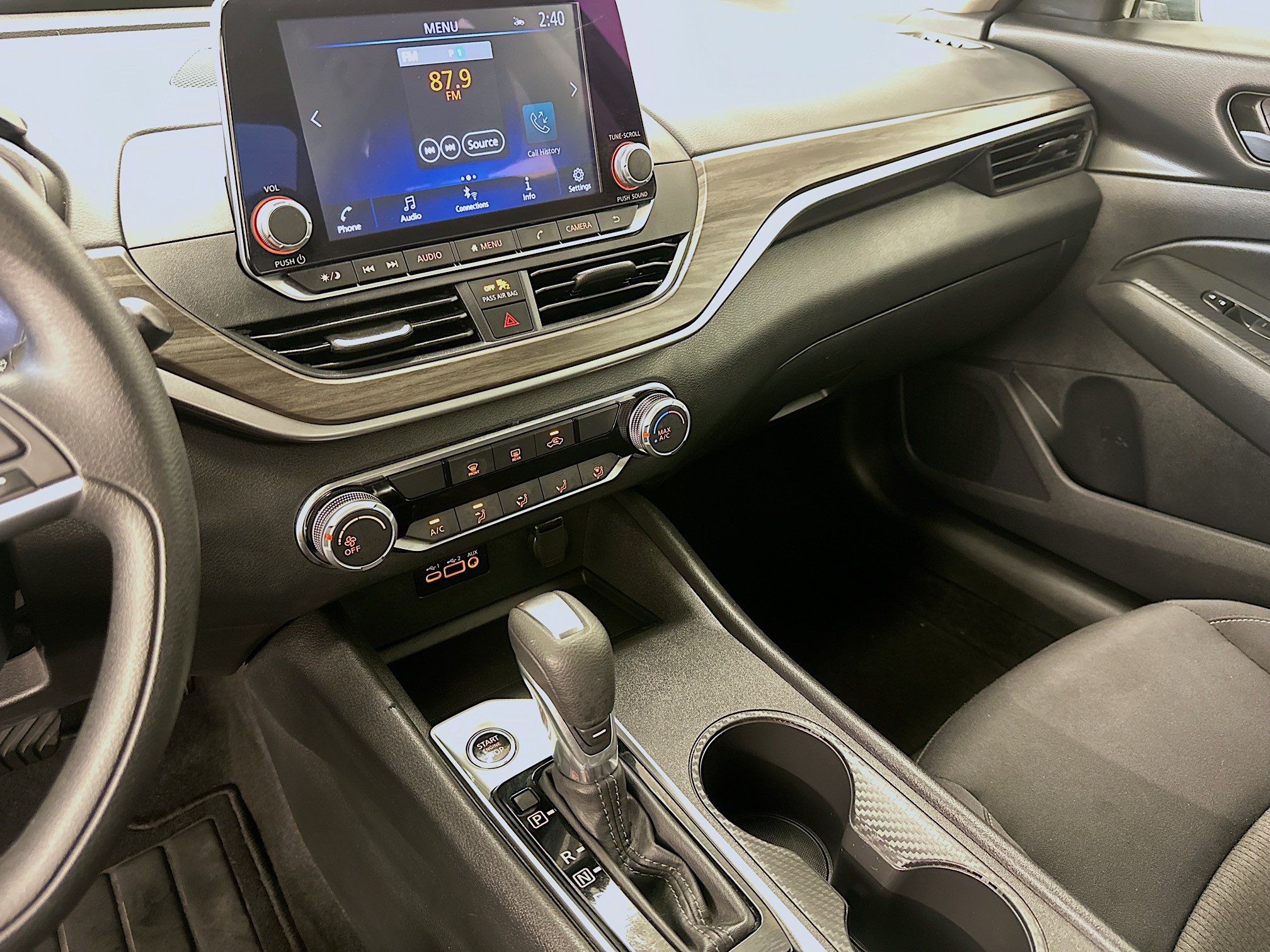 Used 2025 Nissan Altima 2.5 SV FWD image 25