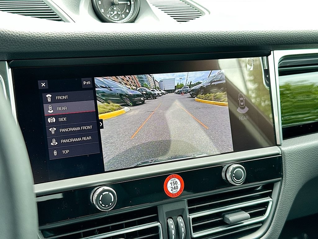 Certified 2026 Porsche Macan AWD/4WD image 17