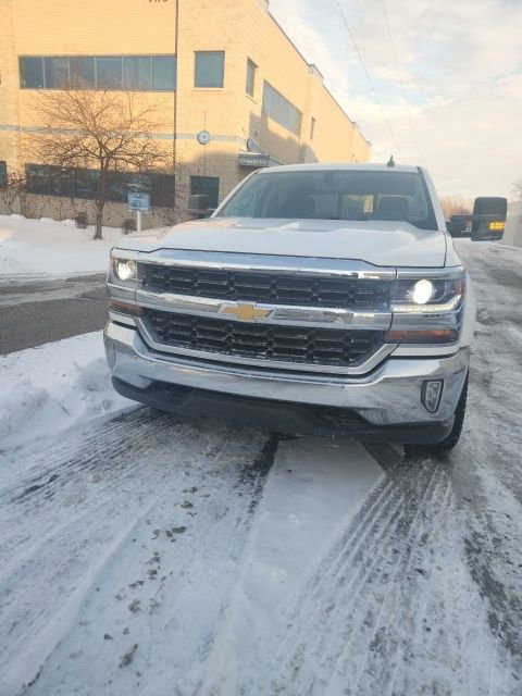 Used 2018 Chevrolet Silverado 1500 LT w/ Max Trailering Package image 2