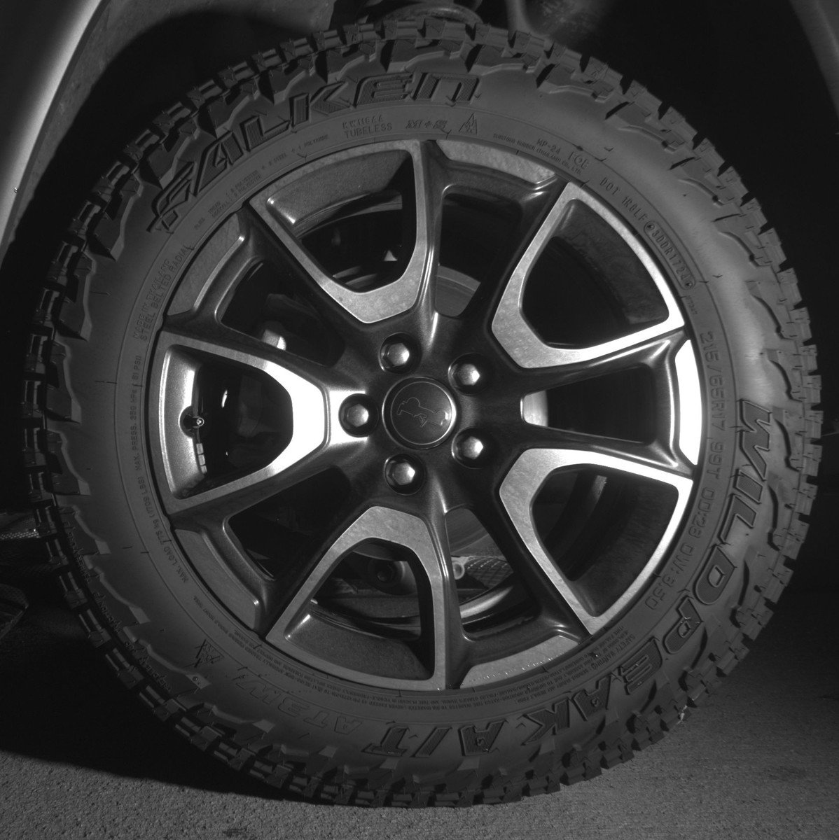 Used 2025 Jeep Compass Trailhawk image 14