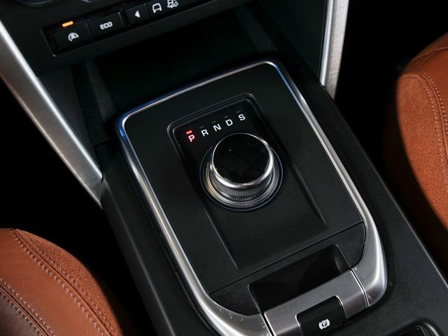 Used 2017 Land Rover Discovery Sport HSE Luxury image 14