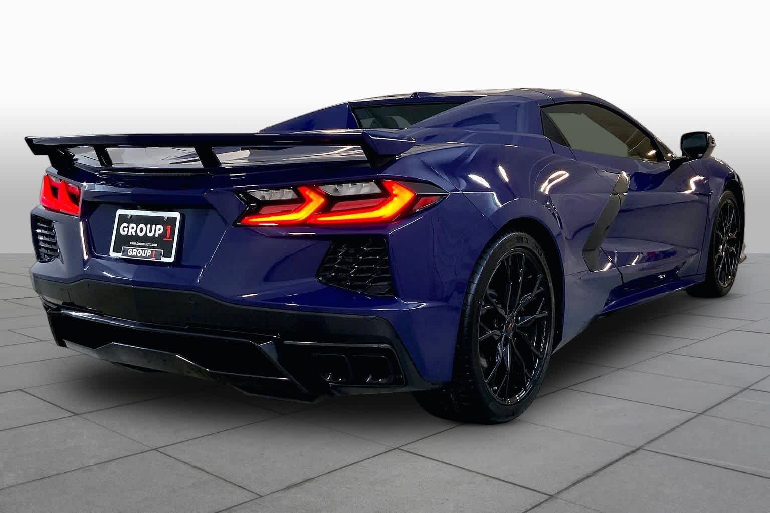 Used 2025 Chevrolet Corvette Stingray Premium Conv w/ Z51 Performance Package RWD image 10